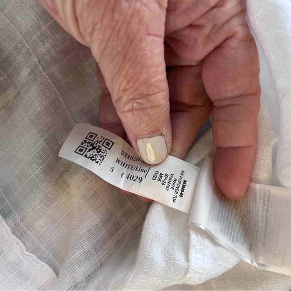 Banana Republic Laurel Linen Cotton Boxy Deep V Neck Top. Pure white. Coastal. S - Picture 8 of 13